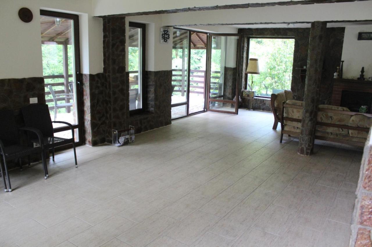 Havva Hotel Calimanesti Luaran gambar