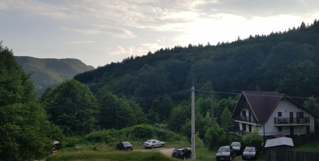 Havva Hotel Calimanesti Luaran gambar