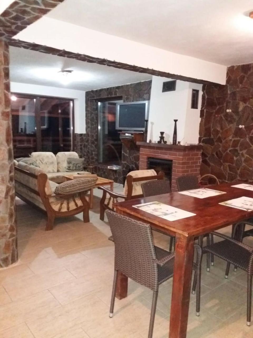 Havva Hotel Calimanesti Luaran gambar